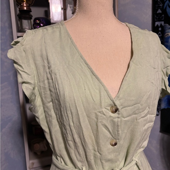 Suzy Shier Light Green Maxi Dress with Buttons and tie waist large - Picture 3 of 13
